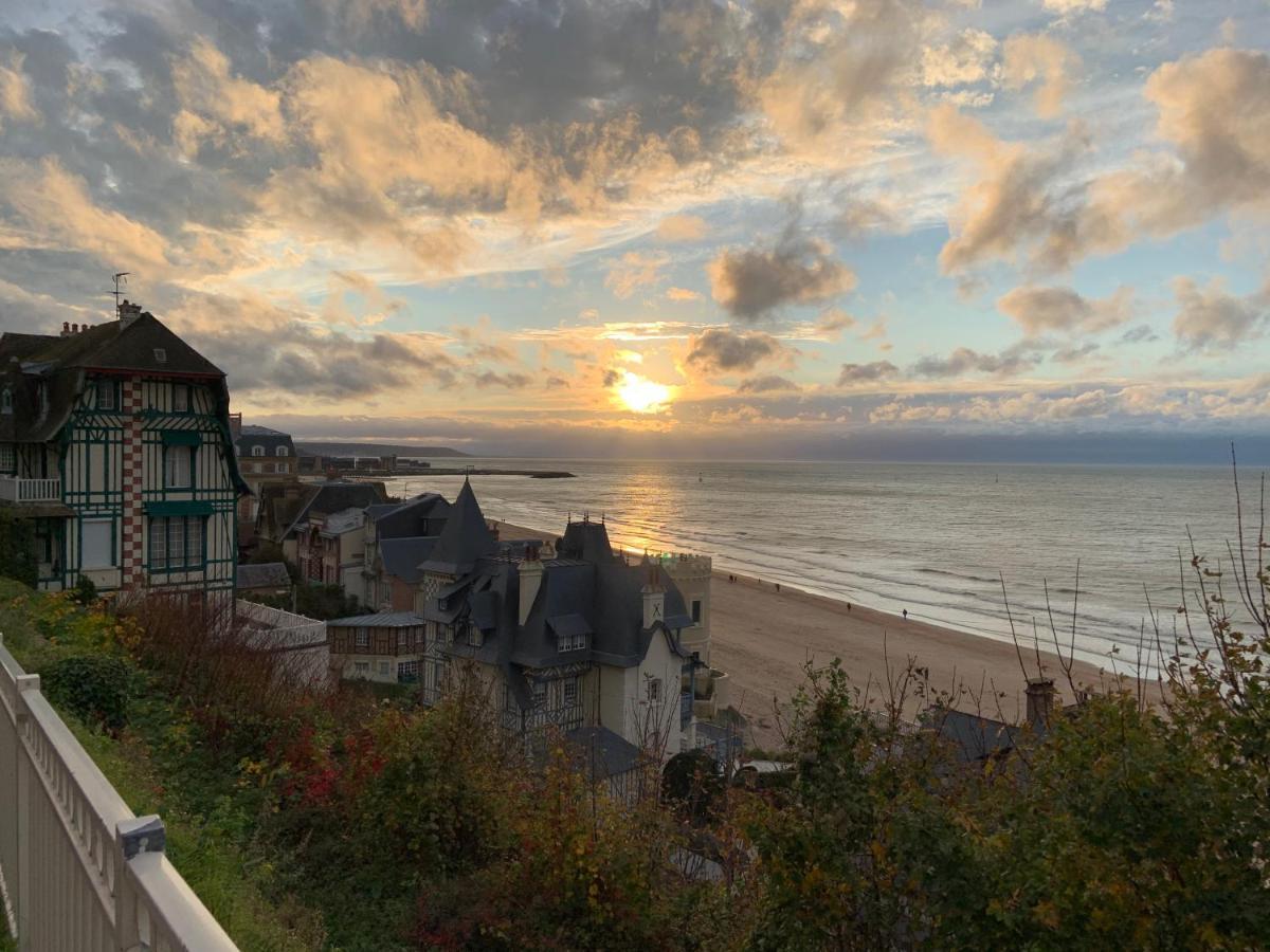 Trouville, Appartement Renove Avec Grande Terrasse Au Calme Εξωτερικό φωτογραφία